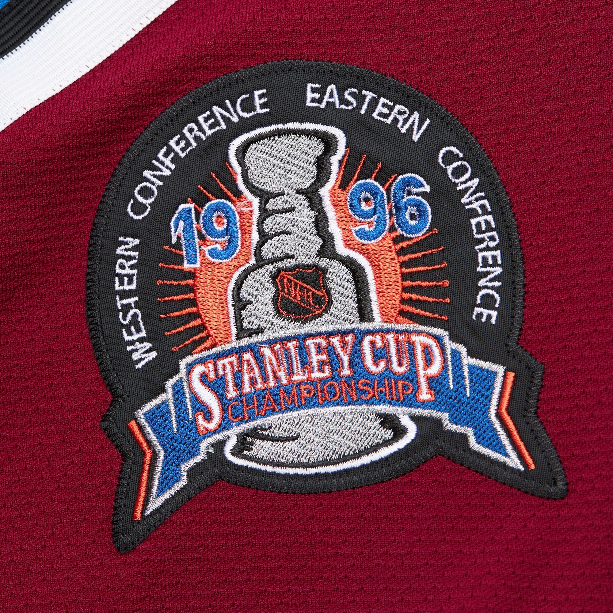 Mens Mitchell & Ness NHL DARK JERSEY AVALANCHE 1995 PETER FORSBERG