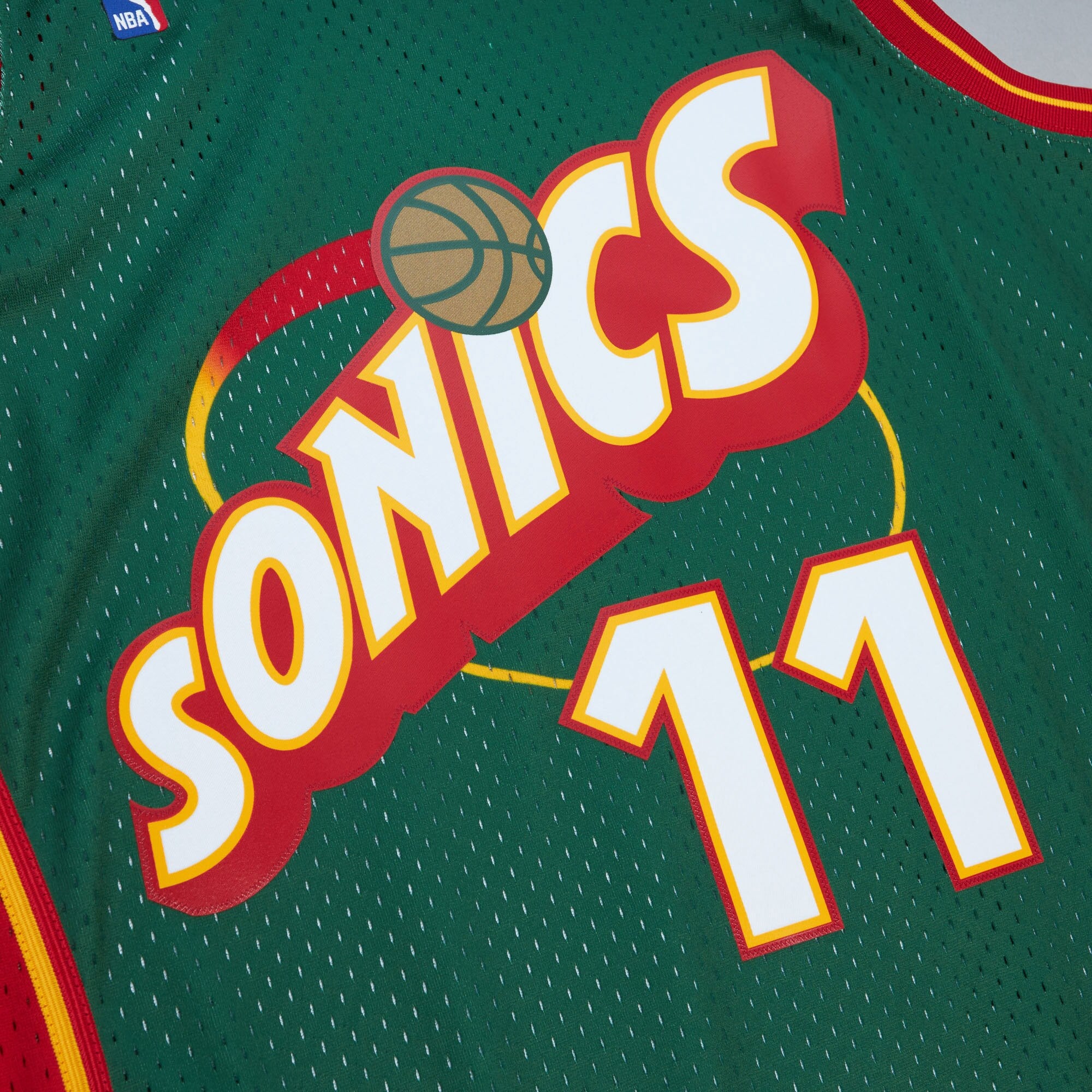 MENS MITCHELL & NESS NBA DARK JERSEY SUPERSONICS 1995 DETLEF SCHREMPF