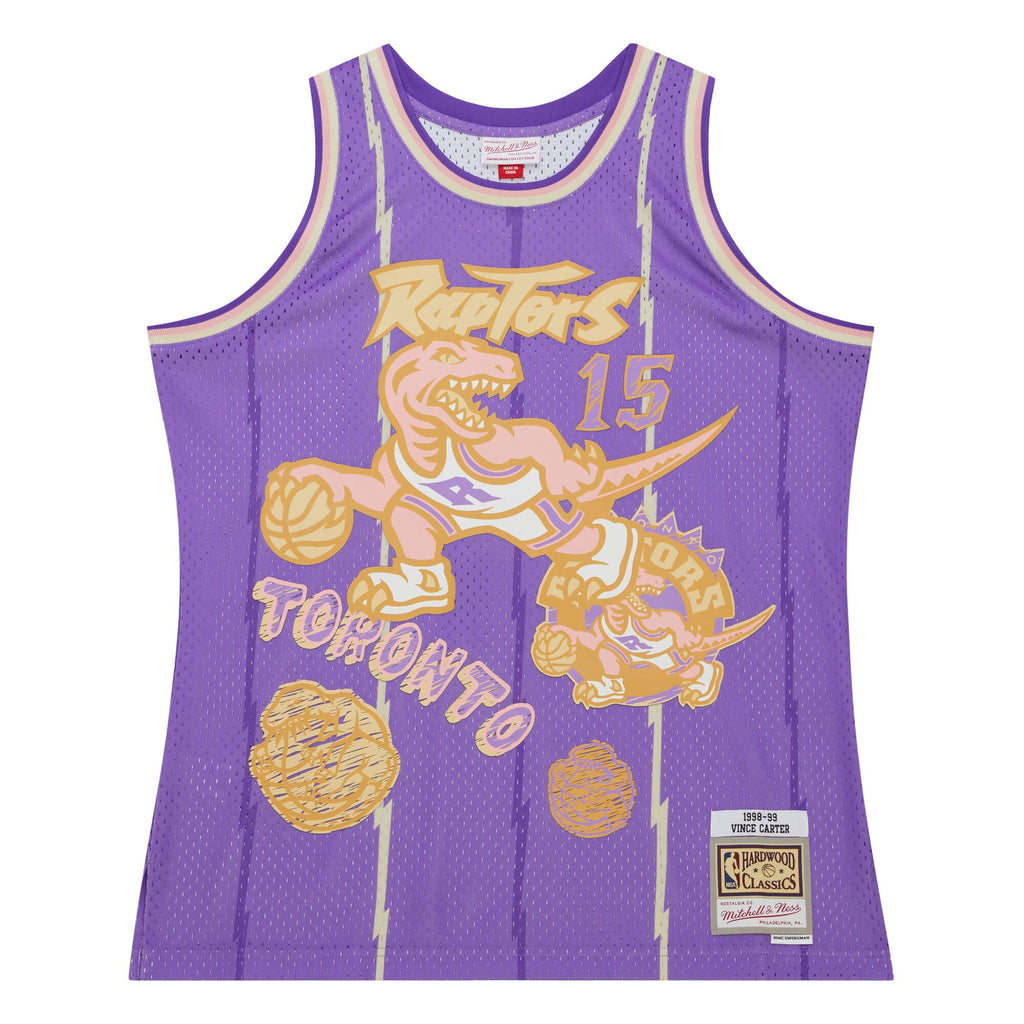 MENS MITCHELL & NESS SIDEWALK SKETCH SWINGMAN JERSEY RAPTORS 1998 VINCE CARTER