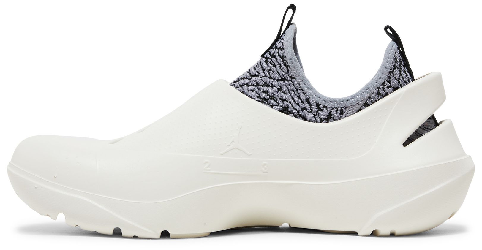 [DN4890-101] MENS AIR JORDAN RETRO SYSTEM.23 'SAIL CEMENT GREY'