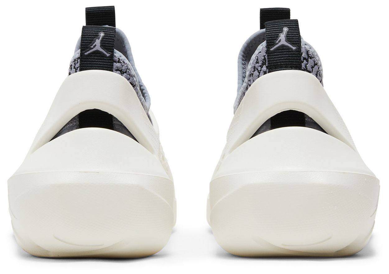 [DN4890-101] MENS AIR JORDAN RETRO SYSTEM.23 'SAIL CEMENT GREY'