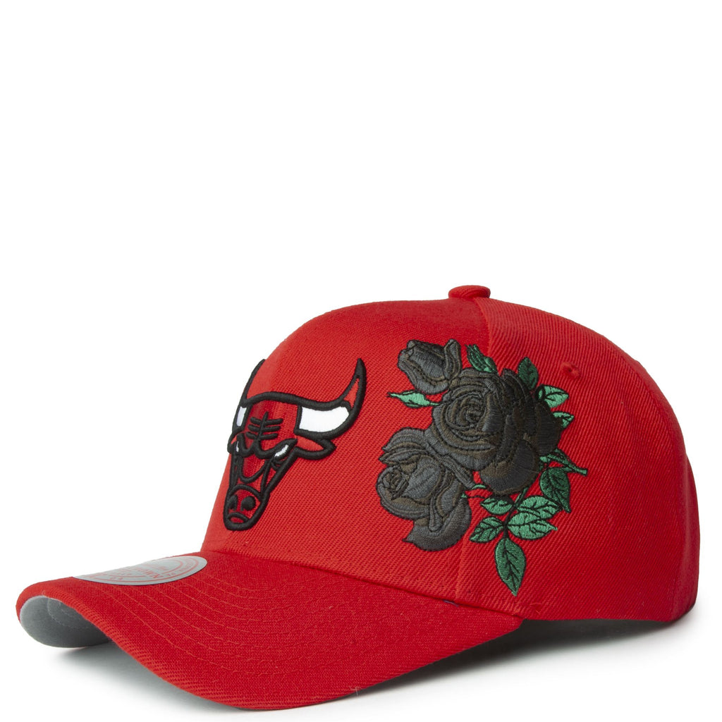 Mens MITCHELL & NESS NBA SECONDARY ROSES PRO SNAPBACK BULLS