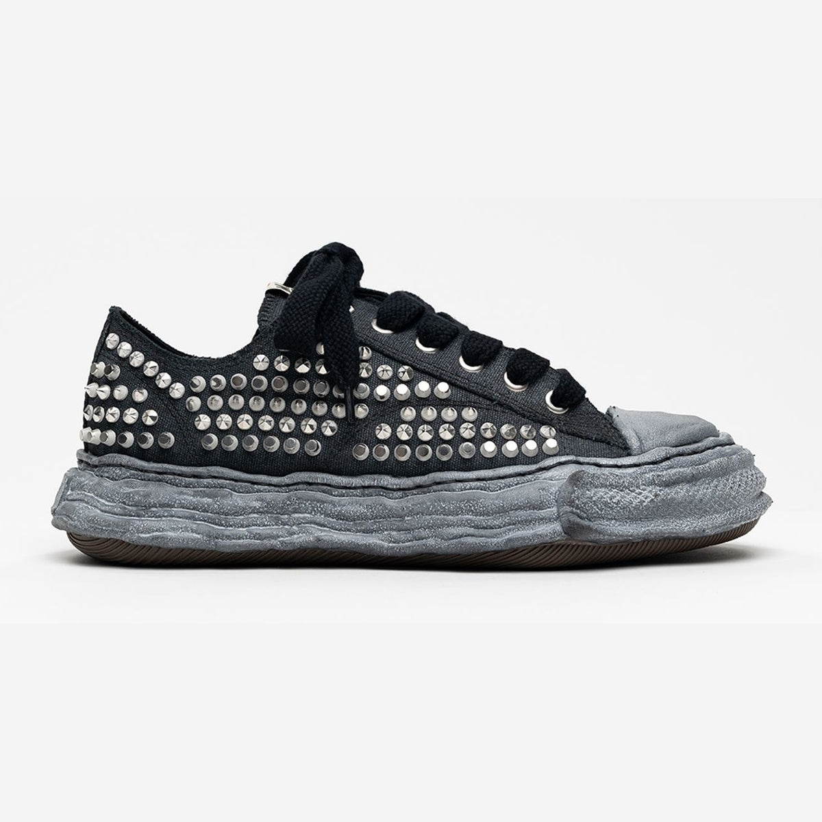 [A16FW736-BLK] MENS MAISON MIHARA YASUHIRO PETERSON 23 OG SOLE CANVAS LOW 'STUDDED BLACK' - 1