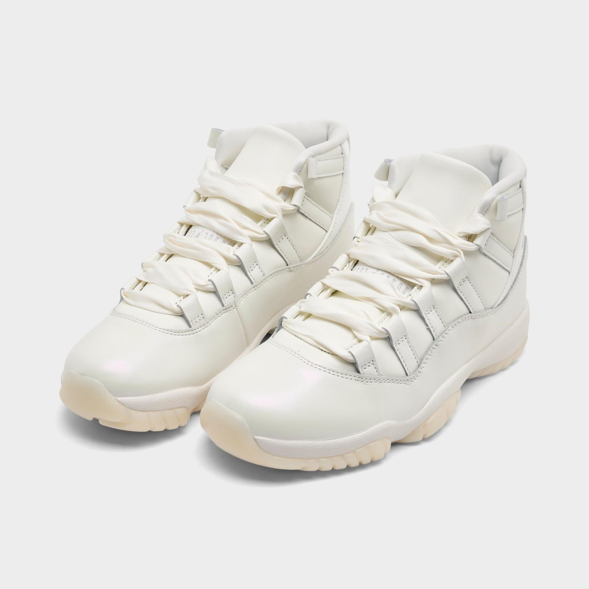 [AR0715-110] WOMENS AIR JORDAN RETRO 11 'PEARL'