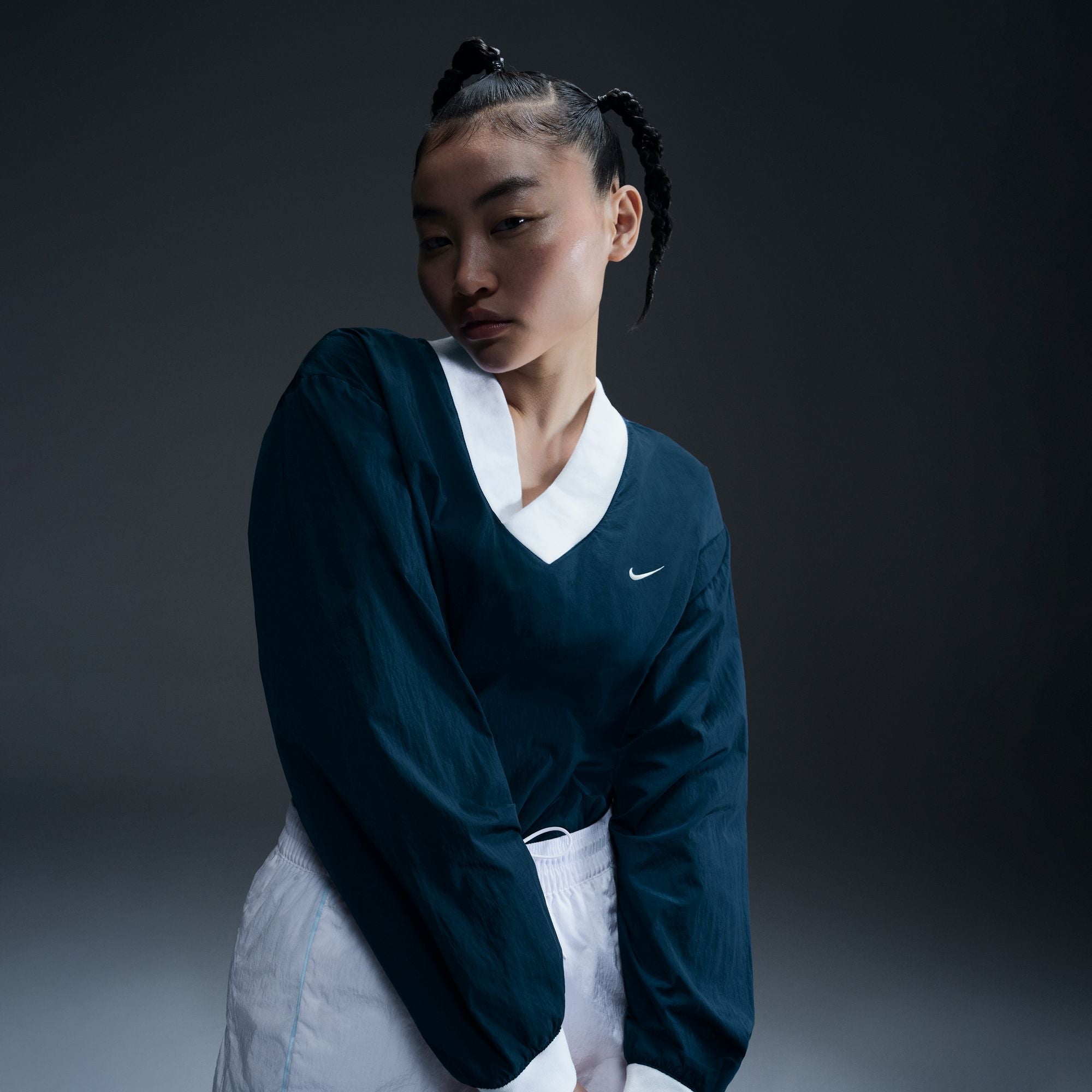 [FV7649-480] Womens Nike SPORTSWEAR ESSENTIAL CONTRAST-TRIM WOVEN V-NECK TOP