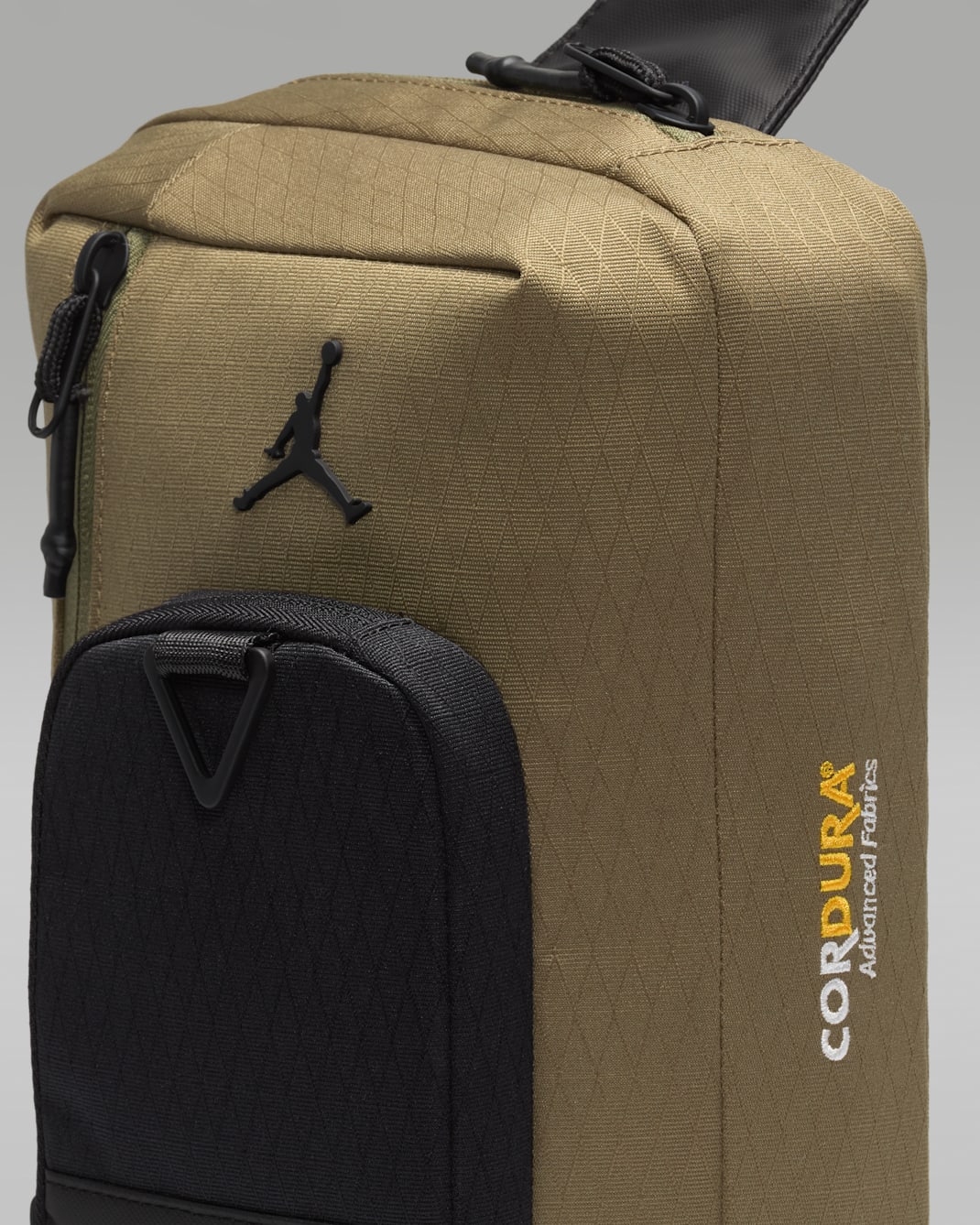 [MA0957-E6F] UNISEX AIR JORDAN COLLECTORS CROSSBODY 3L BAG