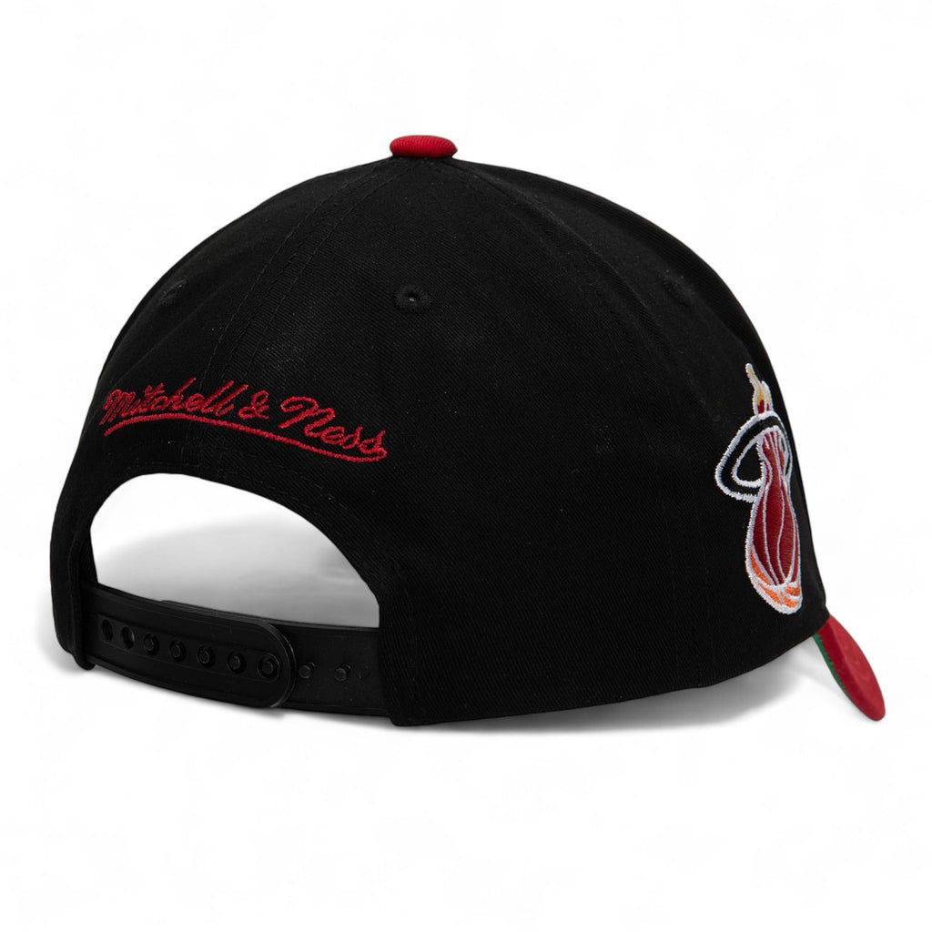Mens MITCHELL & NESS NBA HIGHLIGHT REAL SNAPBACK HWC HEAT DWYANE WADE