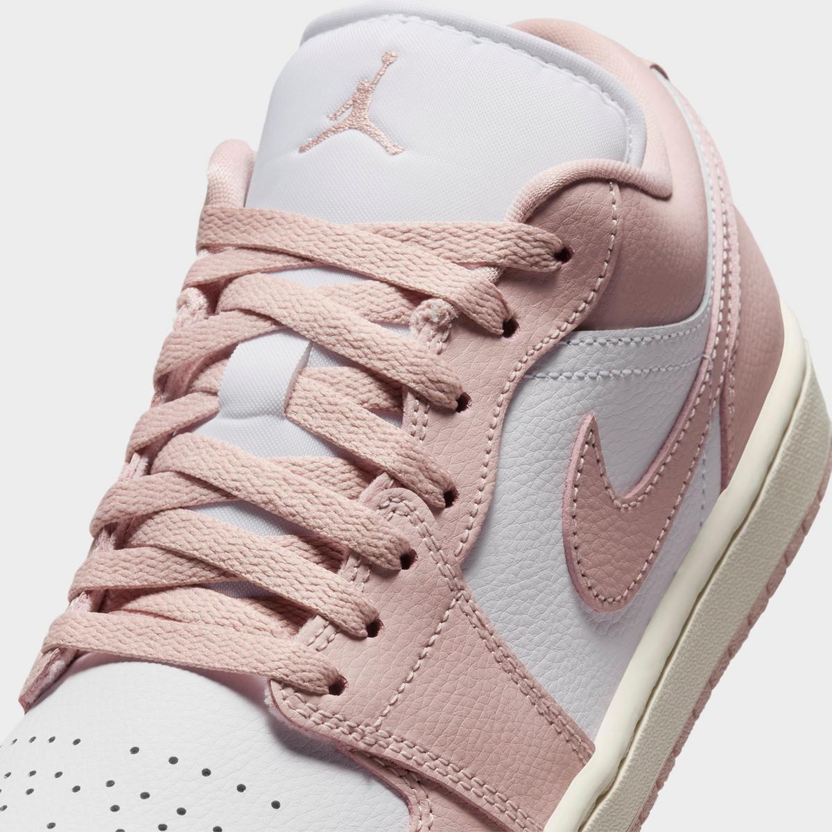 [DC0774-162] WOMENS AIR JORDAN RETRO 1 LOW 'PINK OXFORD'