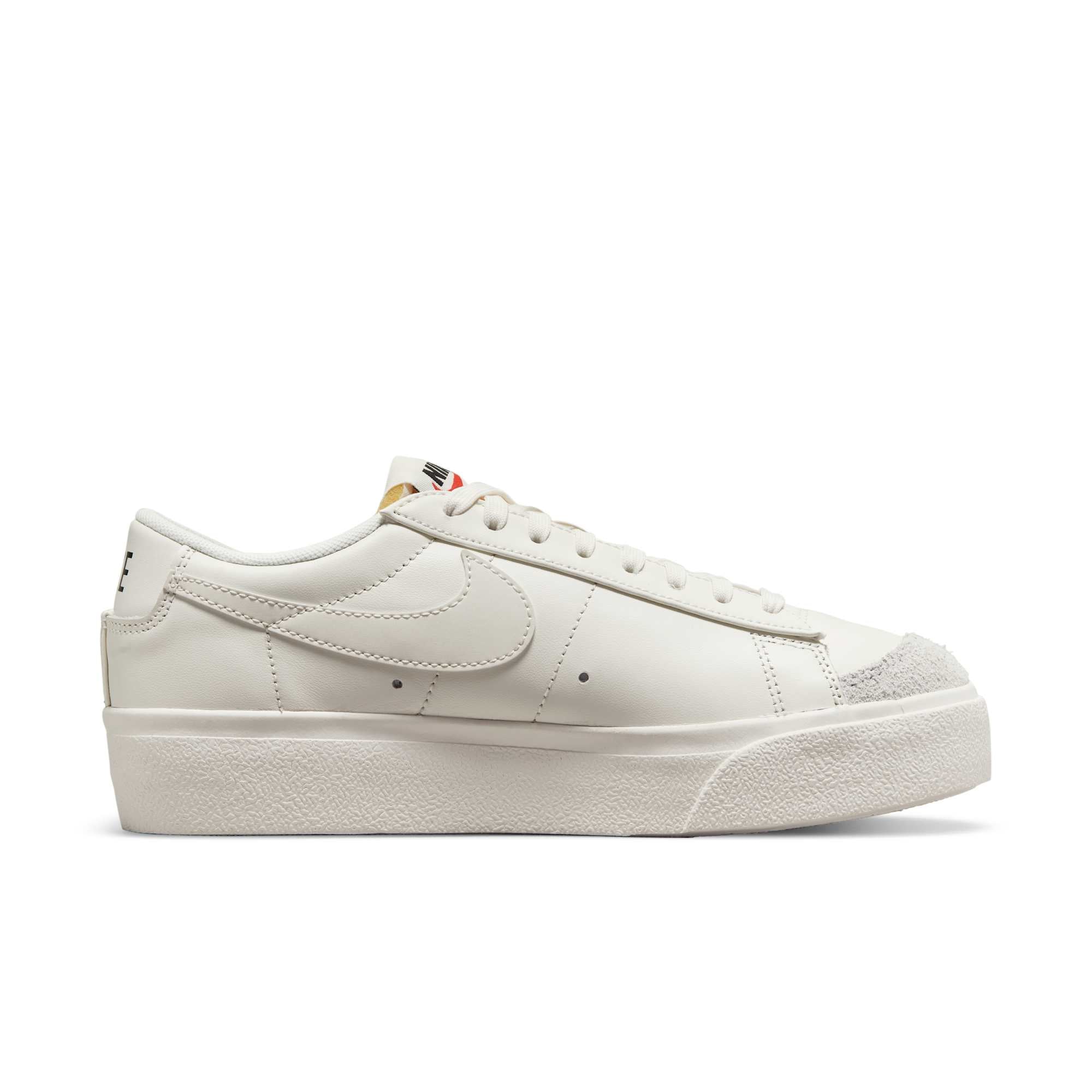 [DJ0292-105] WOMENS NIKE BLAZER LOW PLATFORM