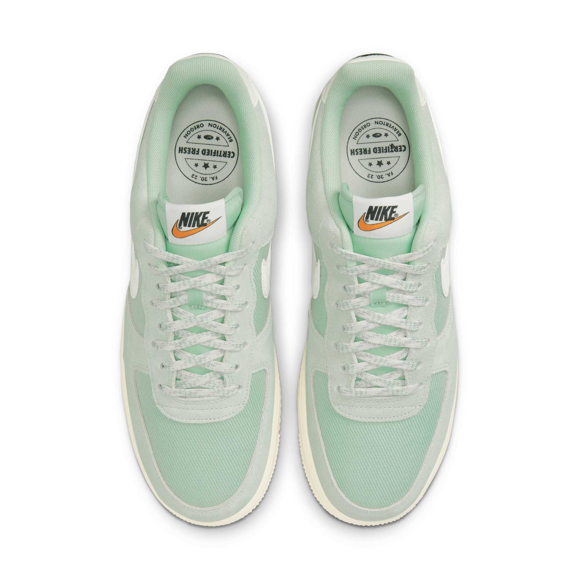 [DO9801-300] MENS NIKE AIR FORCE 1 '07 LV8