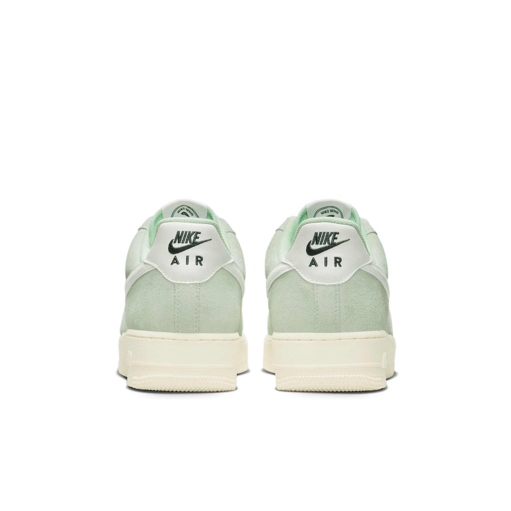 [DO9801-300] MENS NIKE AIR FORCE 1 '07 LV8