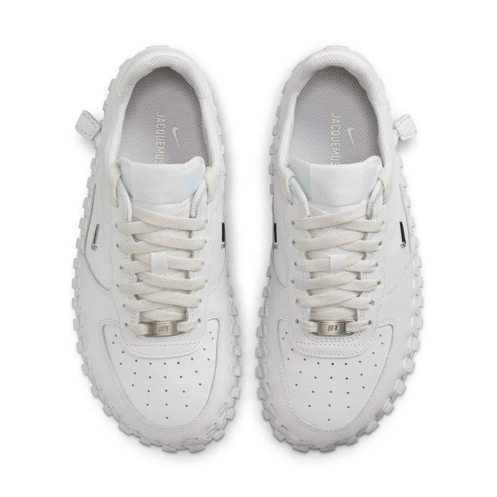 [DR0424-100] Womens Nike J FORCE 1 LOW LX 'JACQUEMUS WHITE'