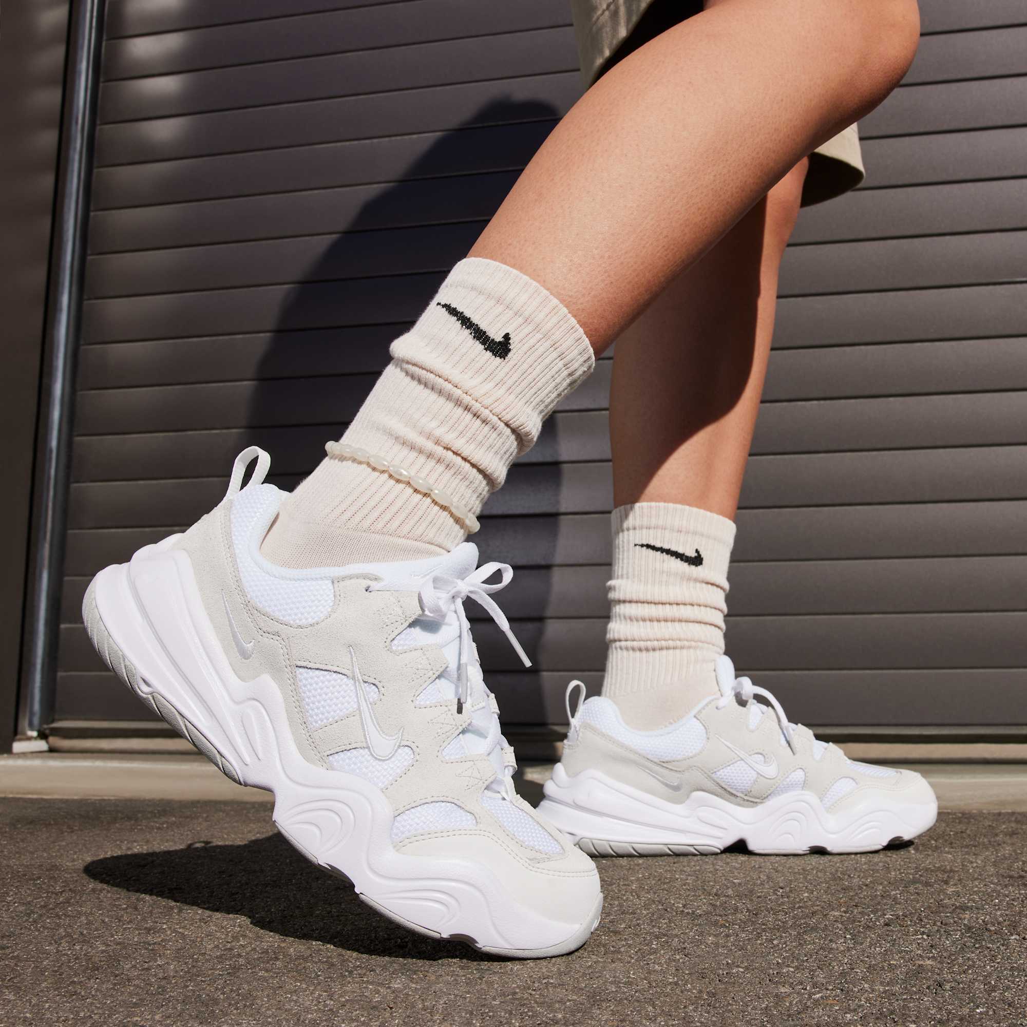 [DR9761-100] MENS NIKE TECH HERA