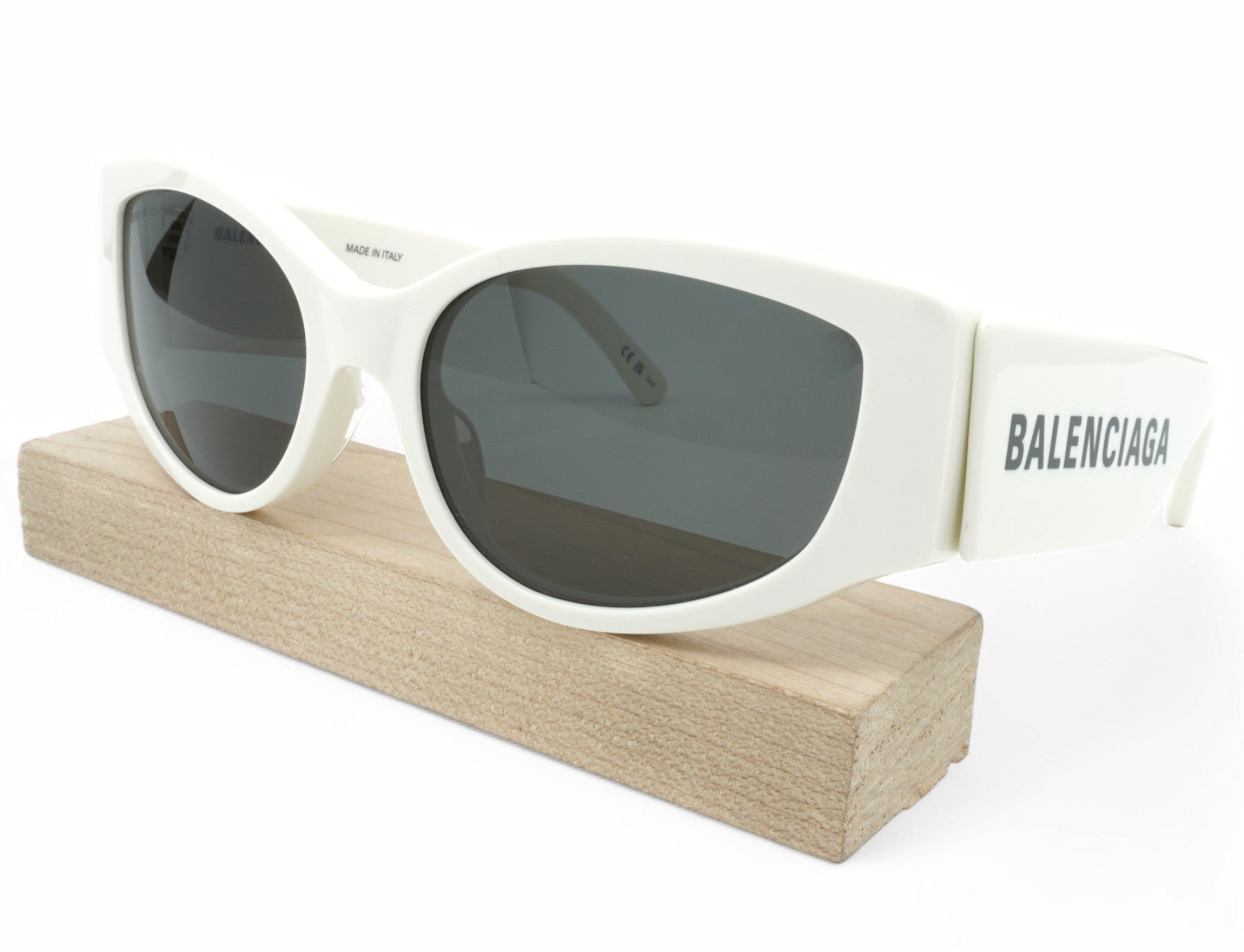 [BB0258S-003] Womens Balenciaga Cat Eye Sunglasses - White