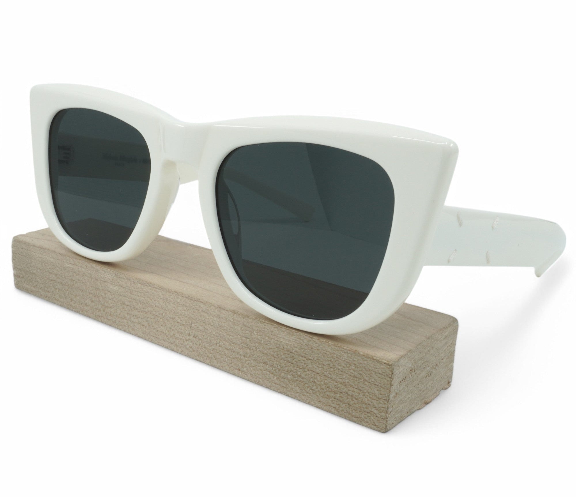 [MM008-W2] Unisex Maison Margiela x Gentle Monster Bold Cat Eye Sunglasses