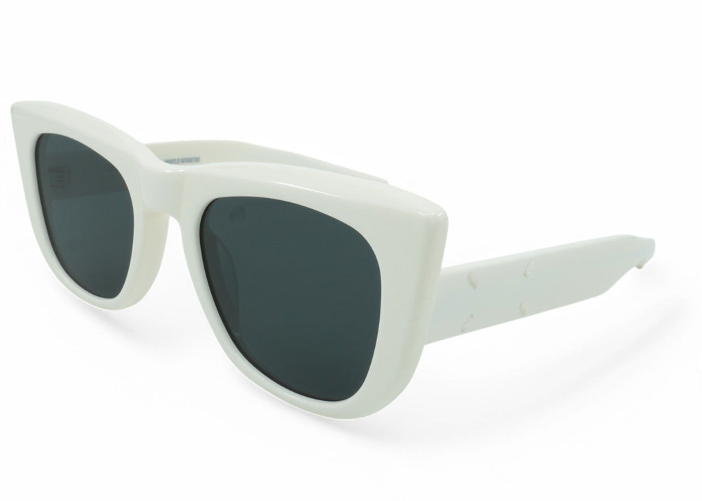 [MM008-W2] Unisex Maison Margiela x Gentle Monster Bold Cat Eye Sunglasses