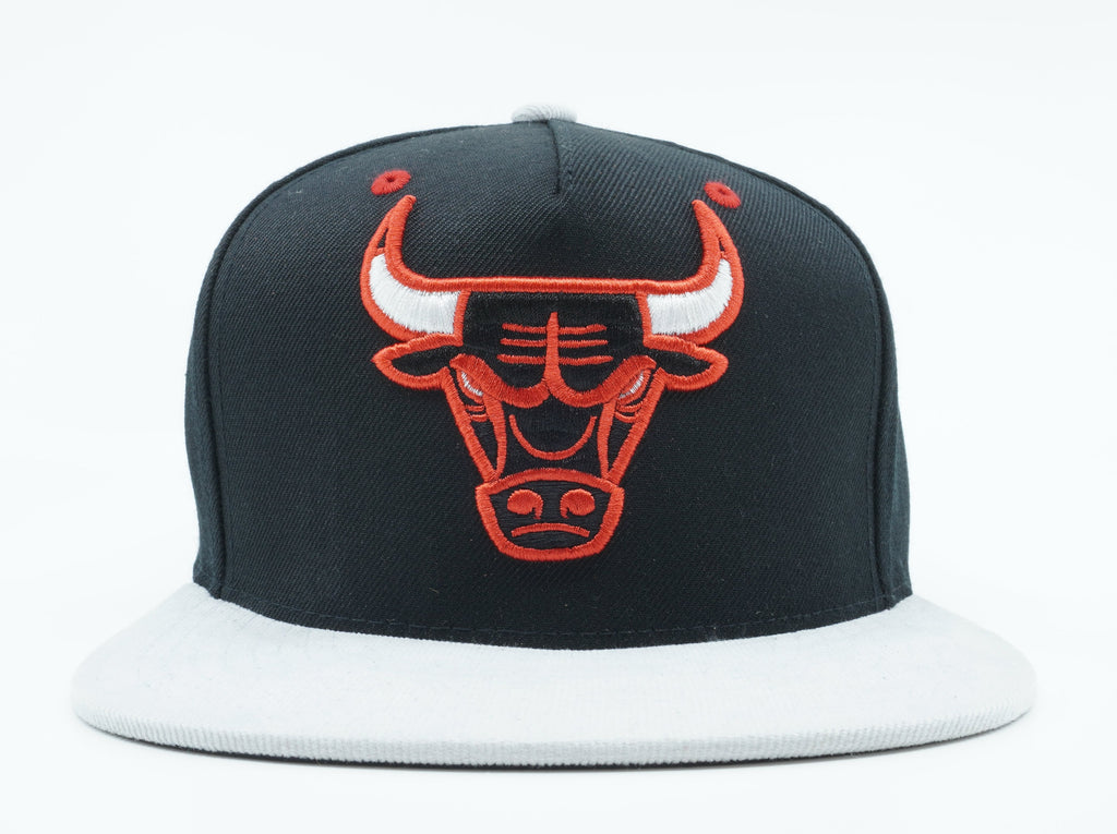 [NT54Z-GTE-A-5BULLS] MENS MITCHELL & NESS NBA CHICAGO BULLS CORD VISOR STRAPBACK