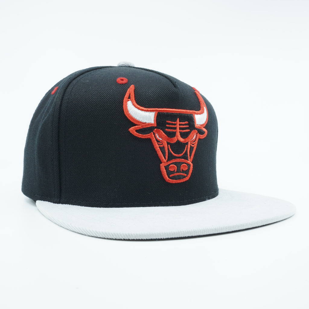[NT54Z-GTE-A-5BULLS] MENS MITCHELL & NESS NBA CHICAGO BULLS CORD VISOR STRAPBACK