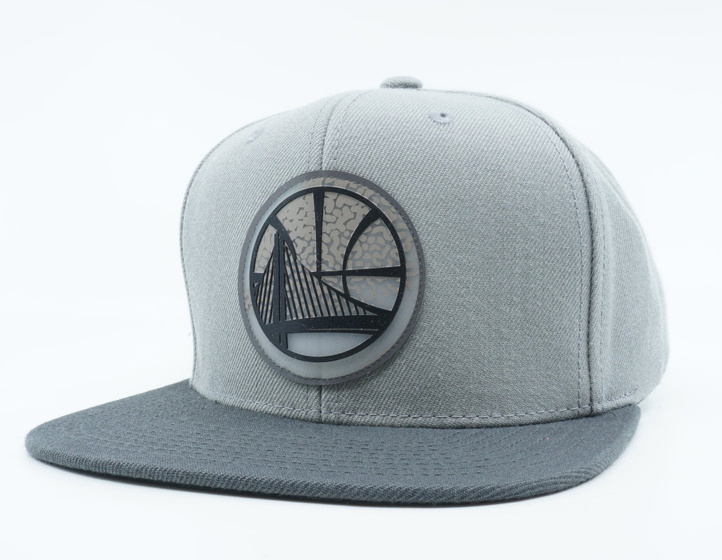 [6HSSGREY-GSWMM18104] MENS NBA GOLDEN STATE WARRIORS SNEAK SNAPBACK