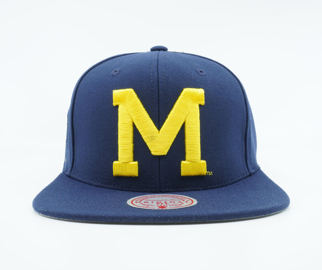 [6HSSDX22002-UMINAVY] MENS NCAA MICHIGAN WOLVERINES CORE SIDE SNAPBACK
