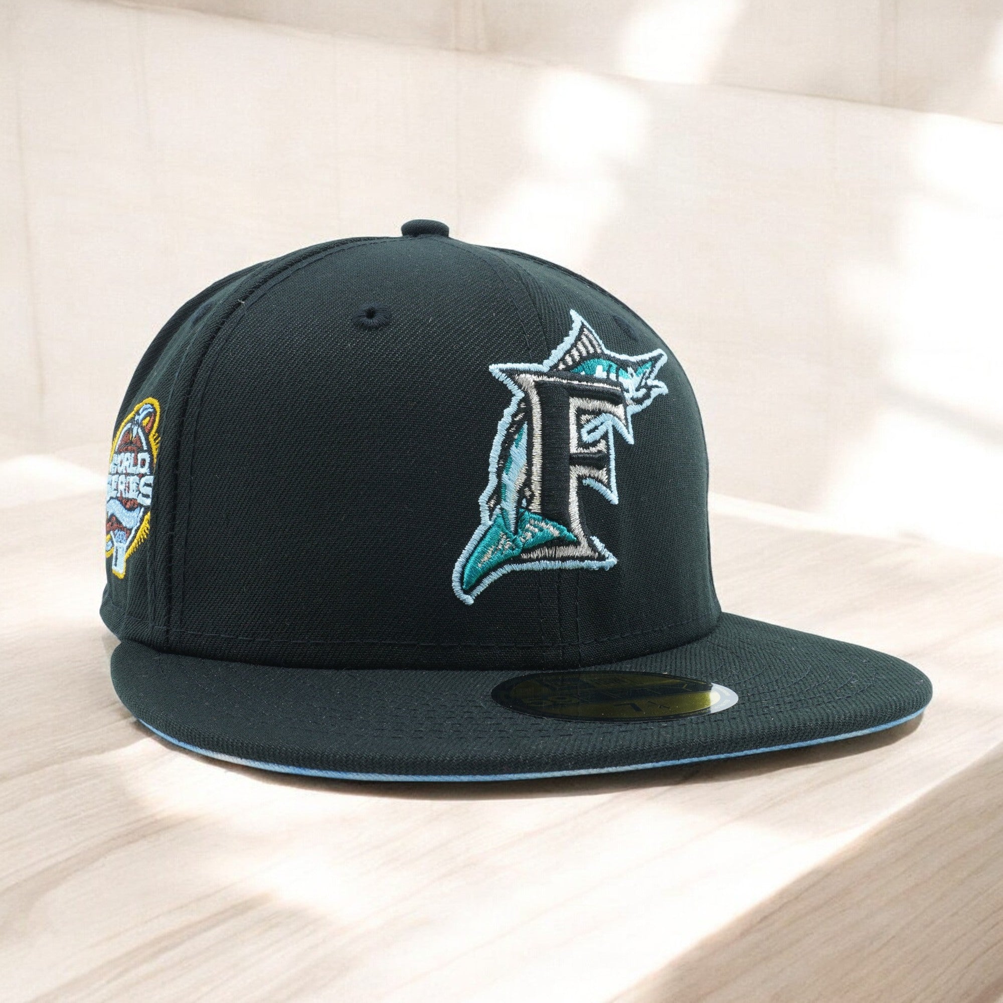 [60243776] MENS NEW ERA MLB MIAMI MARLINS 5950 CLOUD UNDER FITTED - BLACK