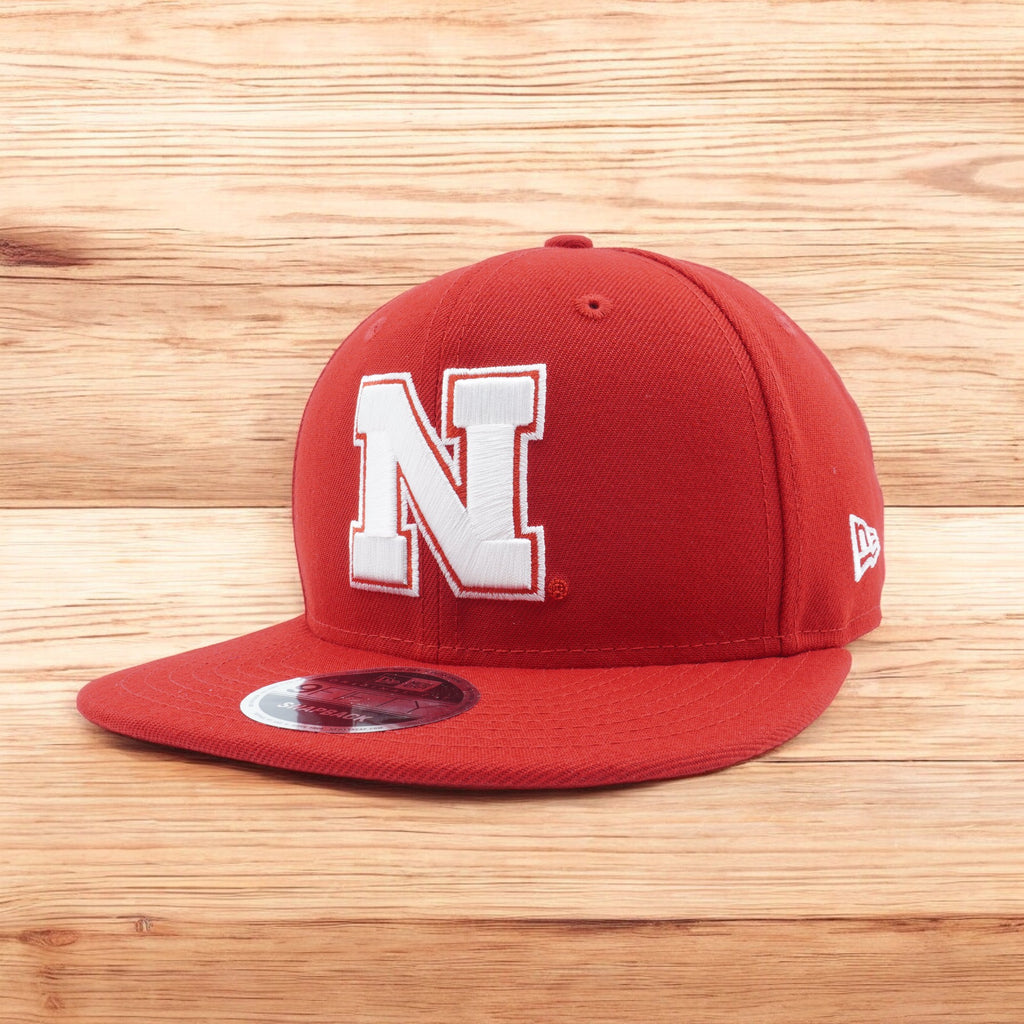 [70523756] MENS NEW ERA NCAA NEBRASKA CORNHUSKERS 950 SNAPBACK - SCARLET