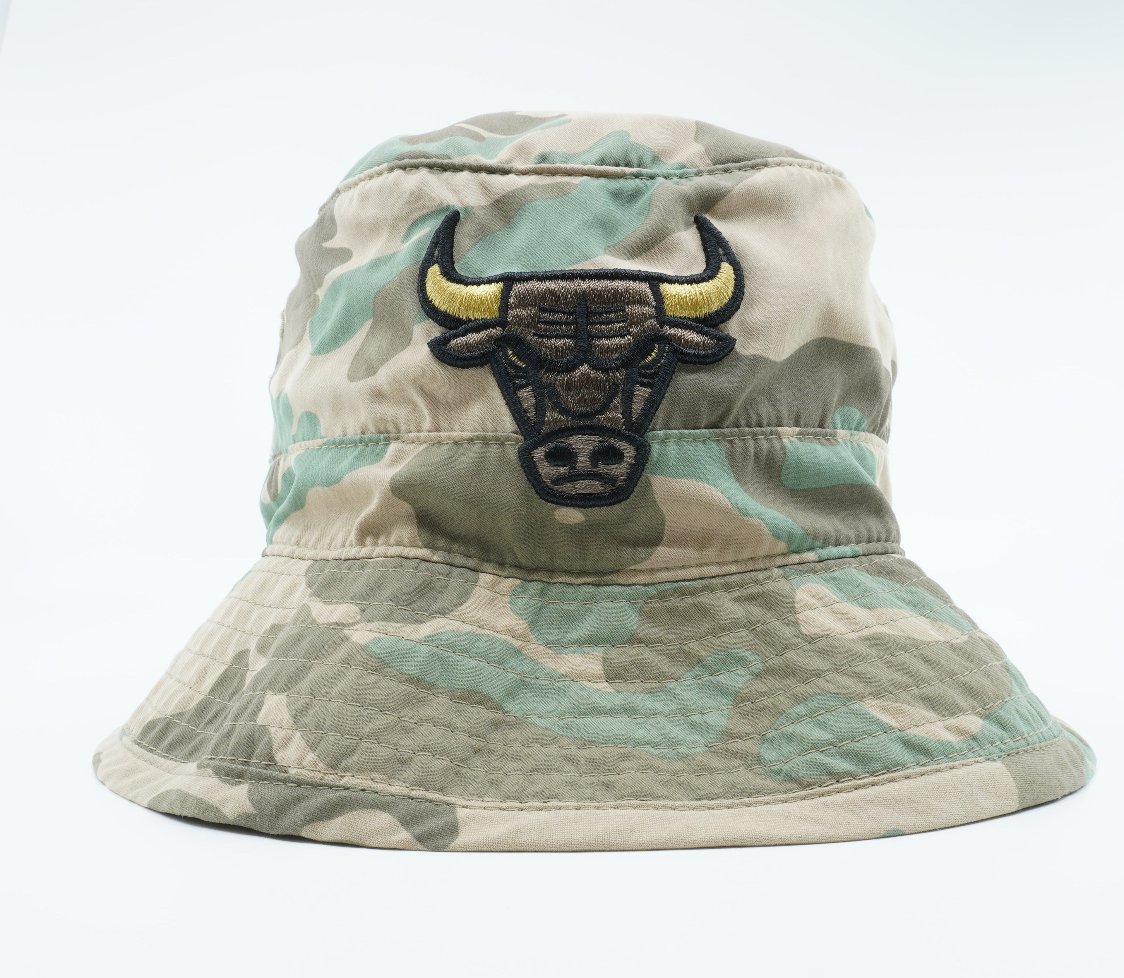 [U221Z-CAM-D-5BULLS] MENS NBA CHICAGO BULLS CAMOUFLAGE AMBUSH BUCKET HAT