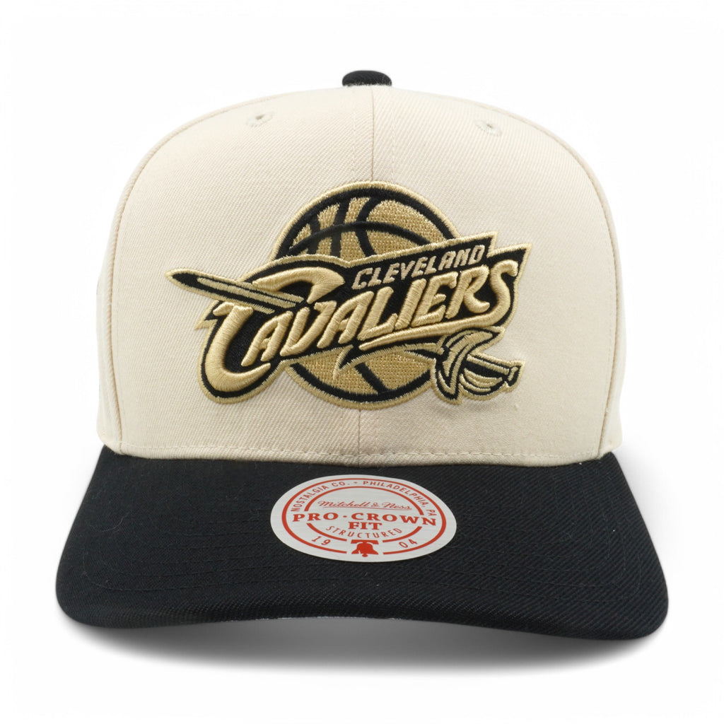 Mens Mitchell & Ness NBA CREAM BLACK PRO SNAPBACK HWC CAVALIERS