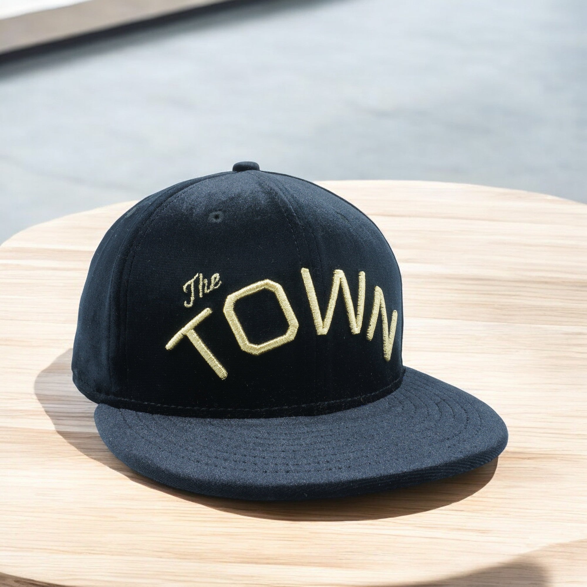 [70436115] Mens New Era NBA GSW Warriors Black Velour The Town 9Fifty Snapback