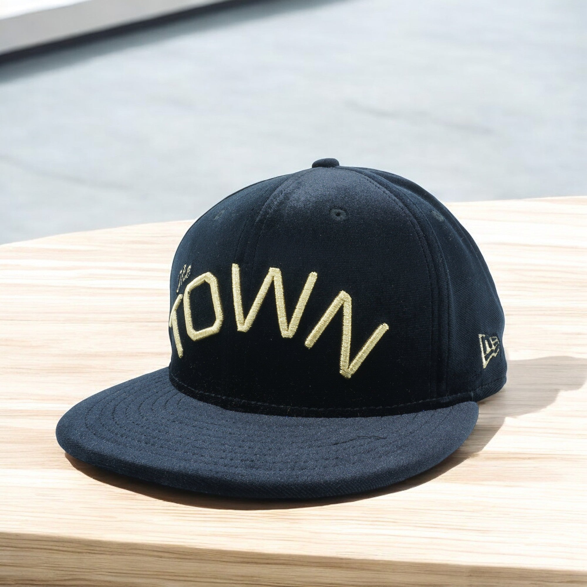[70436115] Mens New Era NBA GSW Warriors Black Velour The Town 9Fifty Snapback