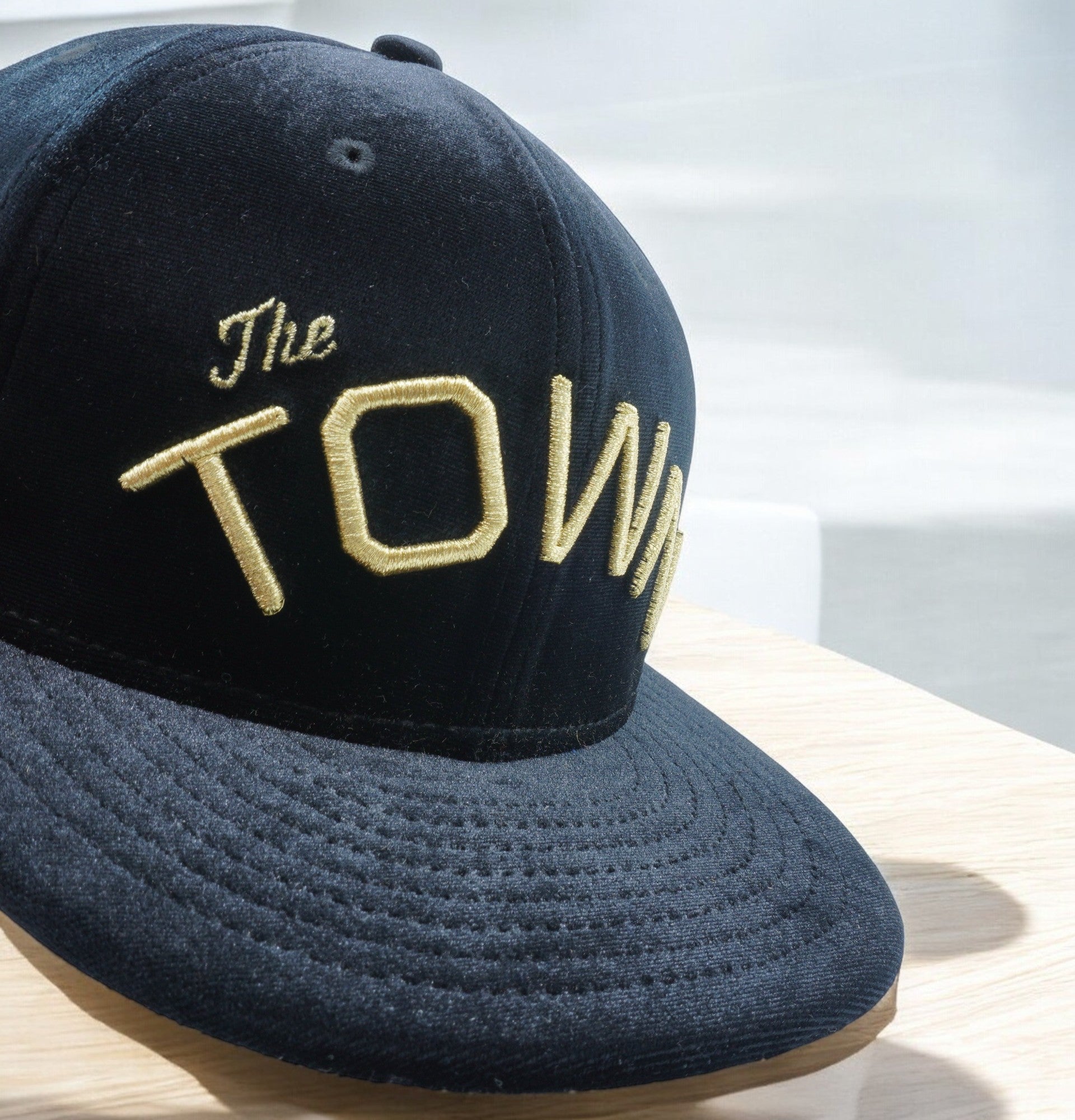 [70436115] Mens New Era NBA GSW Warriors Black Velour The Town 9Fifty Snapback