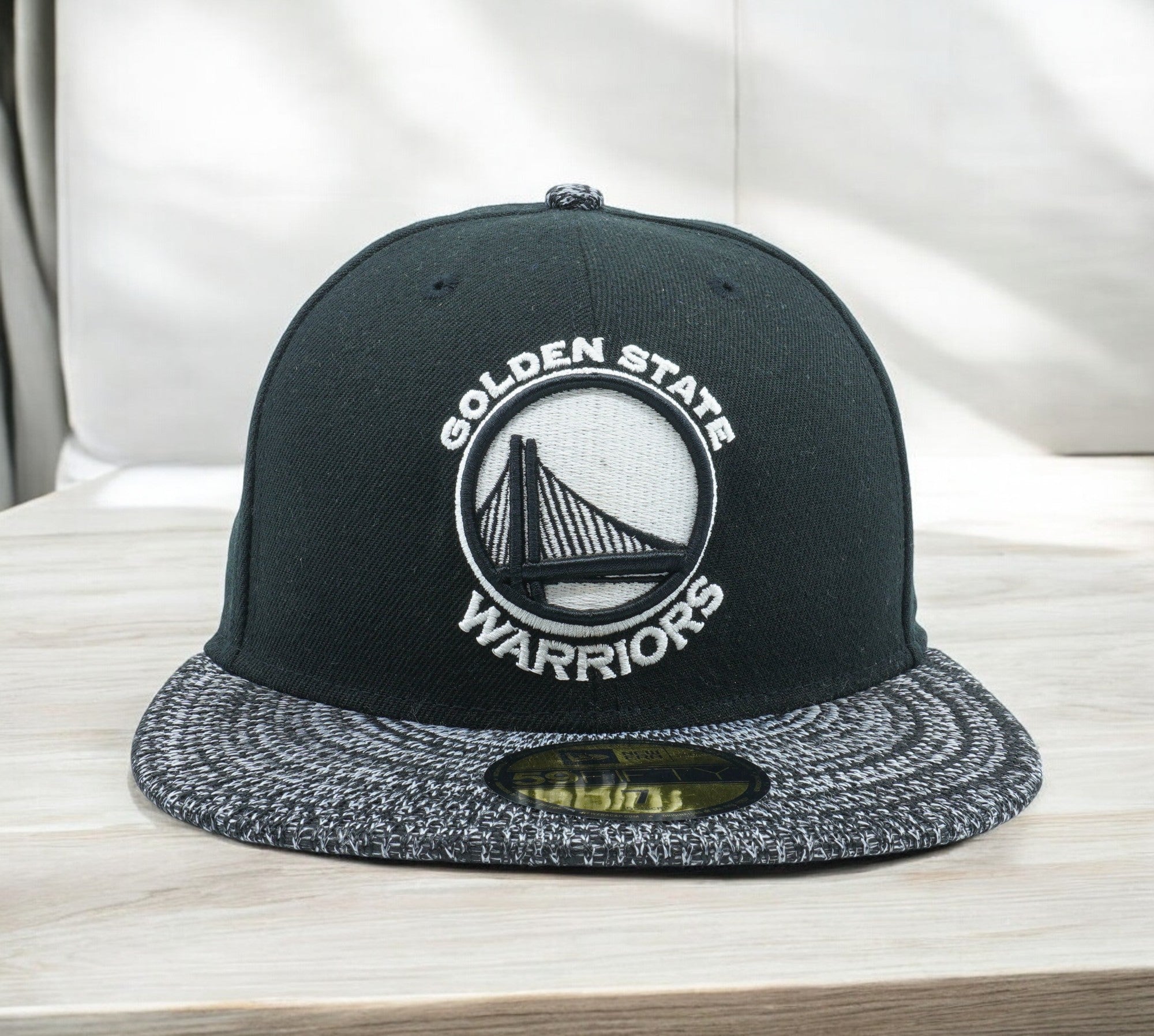 [80441320] Mens New Era NBA Golden State Warriors Visor Fresh 59Fifty Fitted