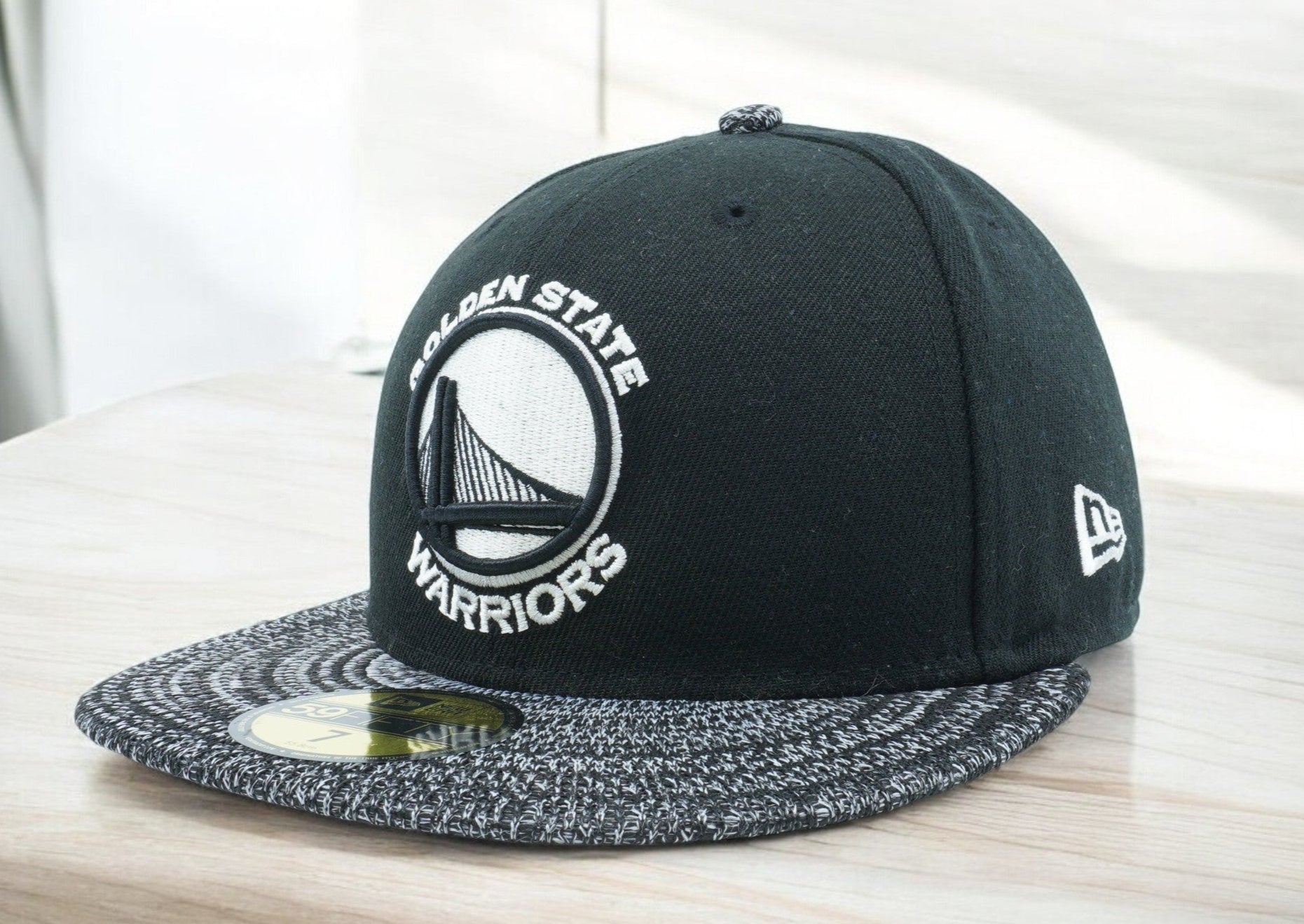[80441320] Mens New Era NBA Golden State Warriors Visor Fresh 59Fifty Fitted