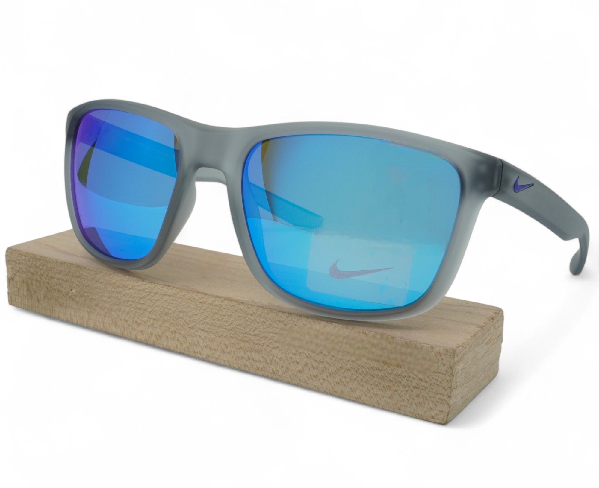 [EV1122-012] Unisex Nike Essential Endeavor Sunglasses