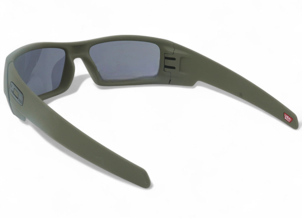[53-111] Unisex Oakley Gascan Sunglasses