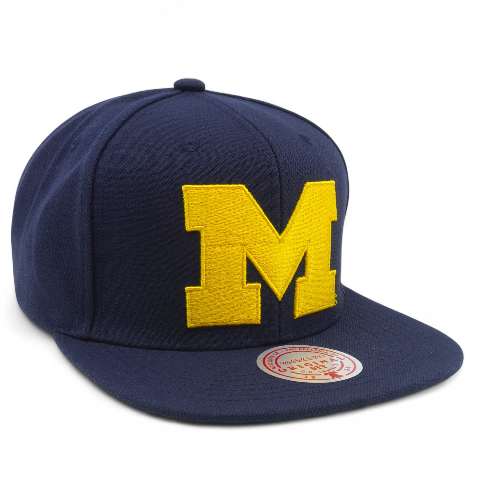 Mens Mitchell & Ness NCAA TEAM GROUND SNAPBACK MICHIGAN