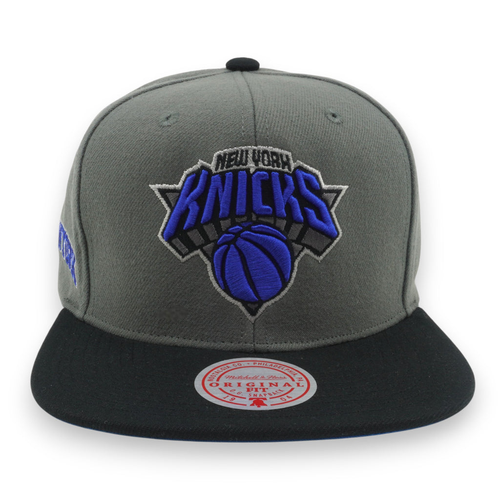 MENS MITCHELL & NESS NBA STORM FRONT SNAPBACK KNICKS - GREY
