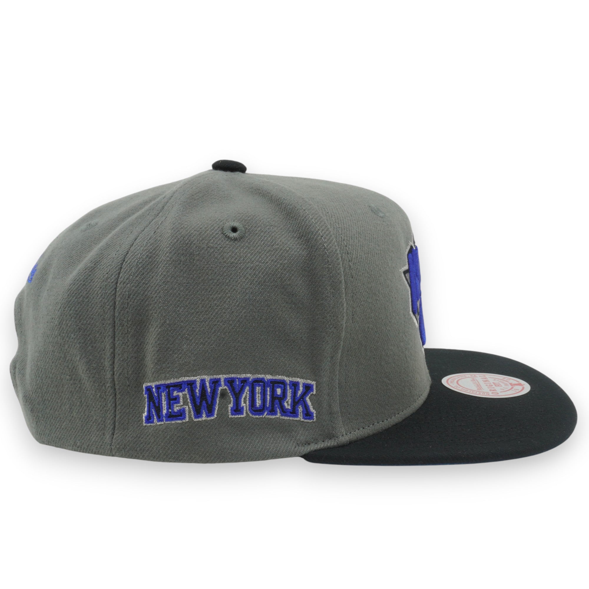 MENS MITCHELL & NESS NBA STORM FRONT SNAPBACK KNICKS - GREY