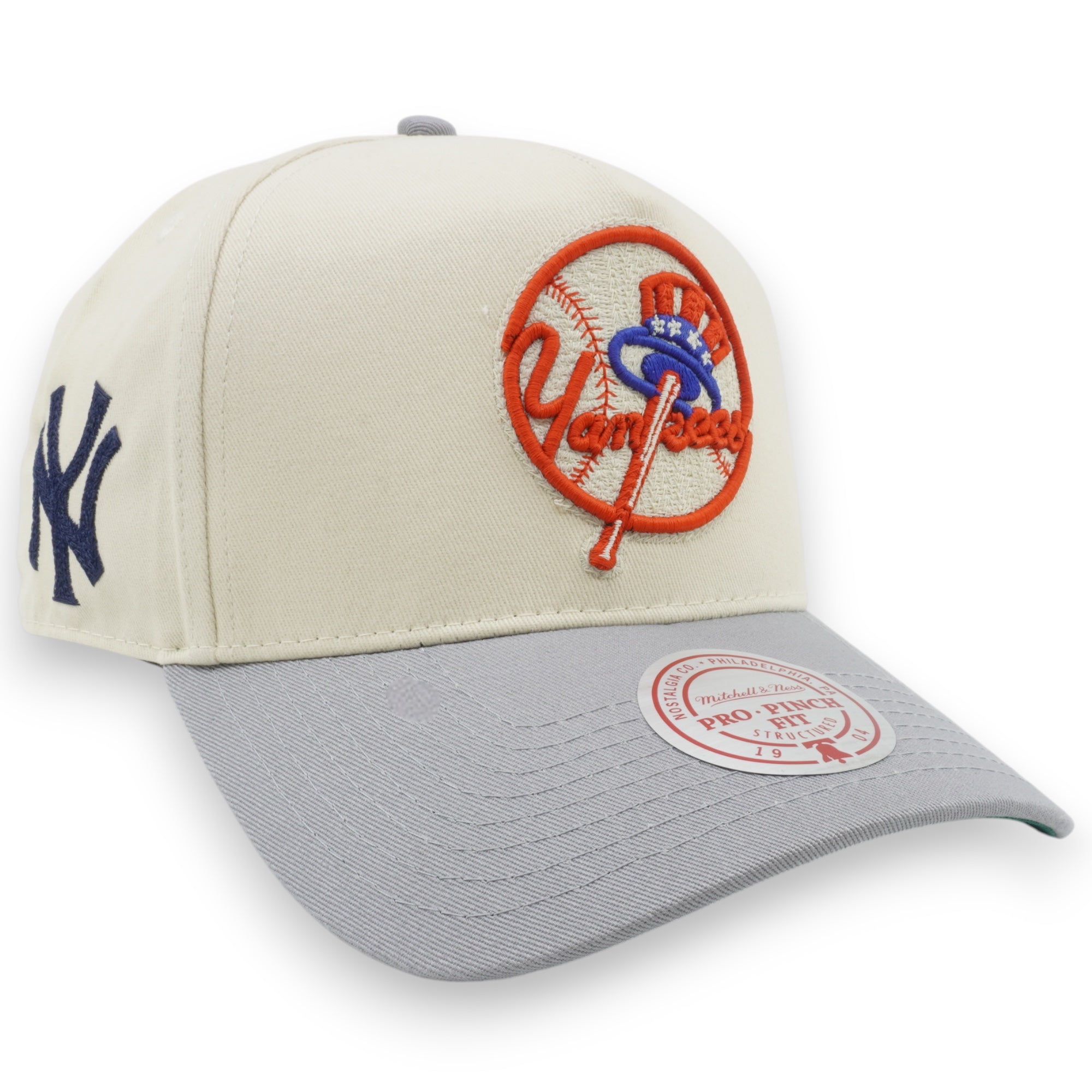 MENS MITCHELL & NESS MLB CHAINSTITCHER PRO PINCH SNAPBACK YANKEES - OFF WHITE