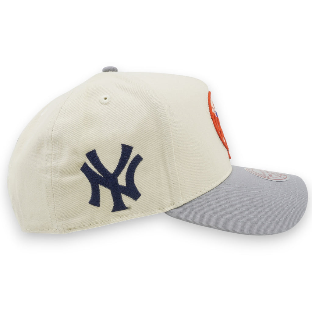 MENS MITCHELL & NESS MLB CHAINSTITCHER PRO PINCH SNAPBACK YANKEES - OFF WHITE