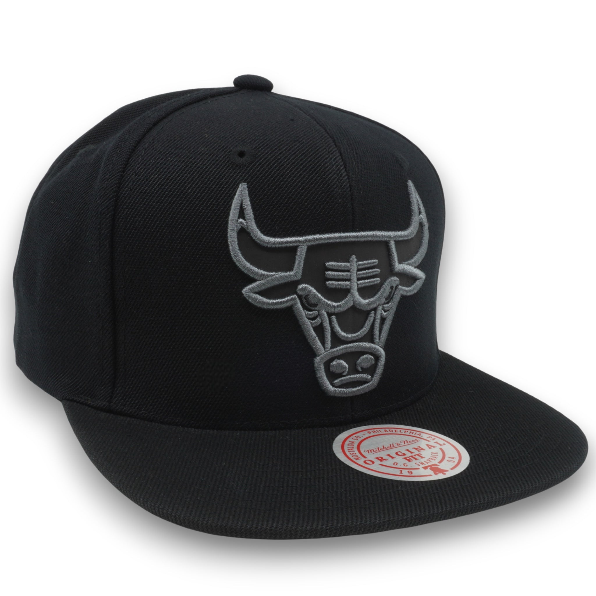 Mens Mitchell & Ness NBA BLACKOUT REFLECTIVE SNAPBACK BULLS