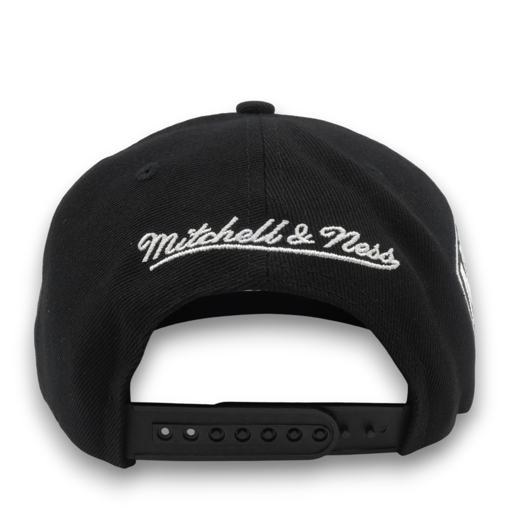 MENS MITCHELL & NESS NBA LANDED SNAPBACK NETS - BLACK