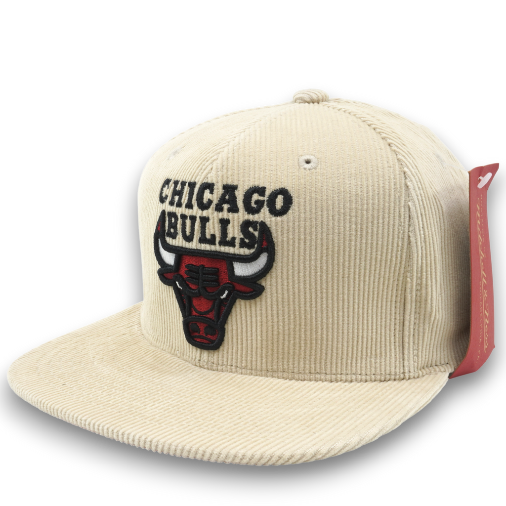 MENS MITCHELL & NESS NBA OFF CORD SNAPBACK BULLS - OFF WHITE