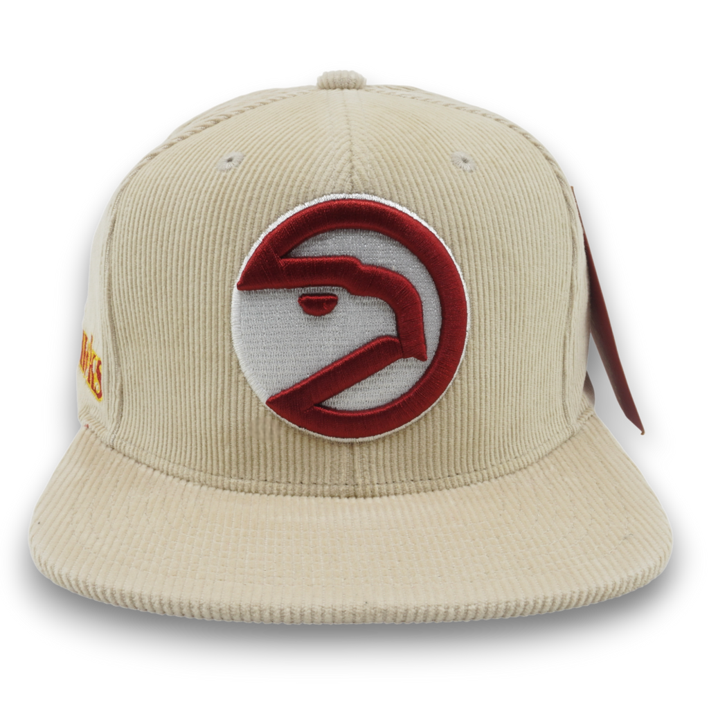 MENS MITCHELL & NESS NBA OFF CORD SNAPBACK HWC HAWKS - OFF WHITE