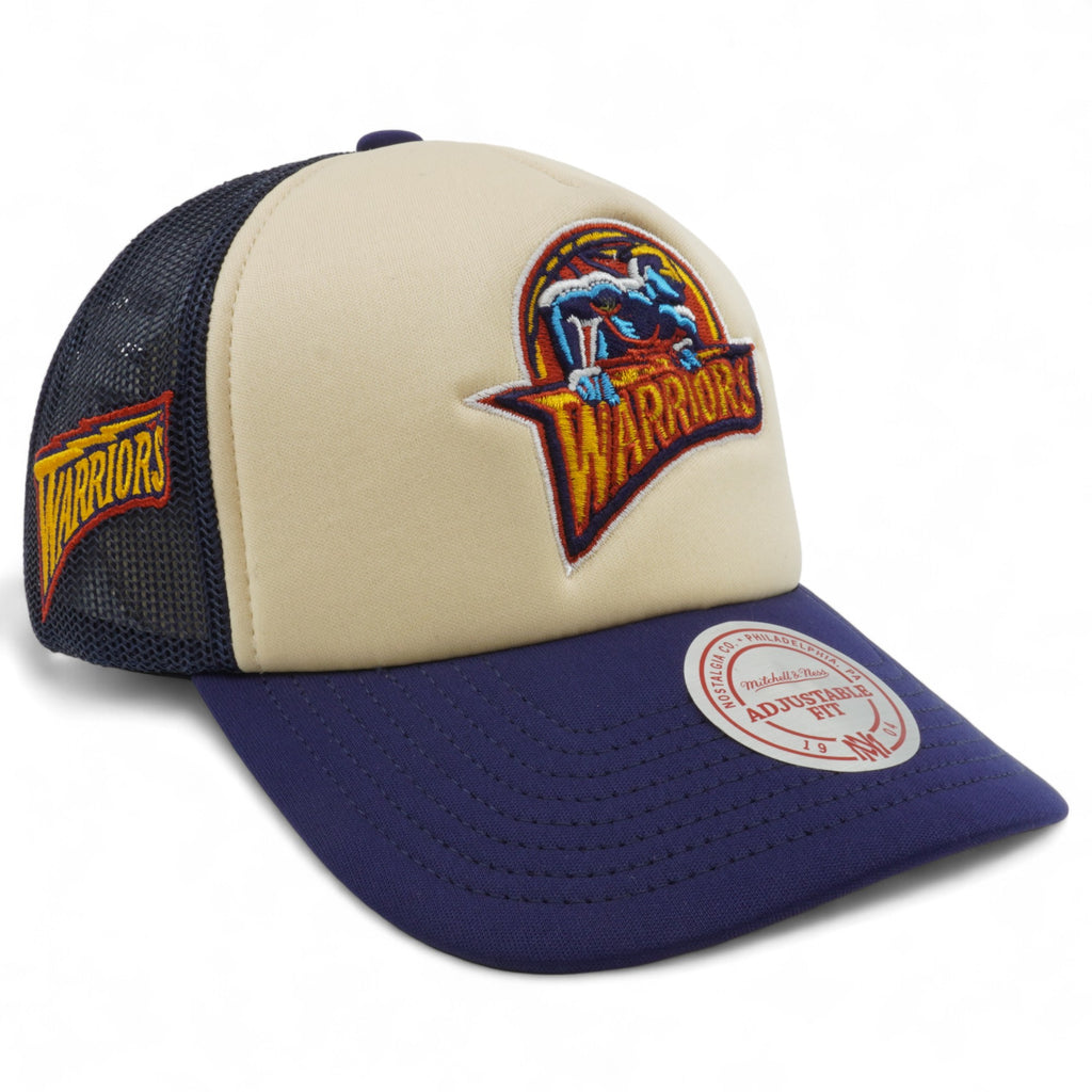 Mens MITCHELL & NESS NBA OFF WHITE TRUCKER HWC WARRIORS