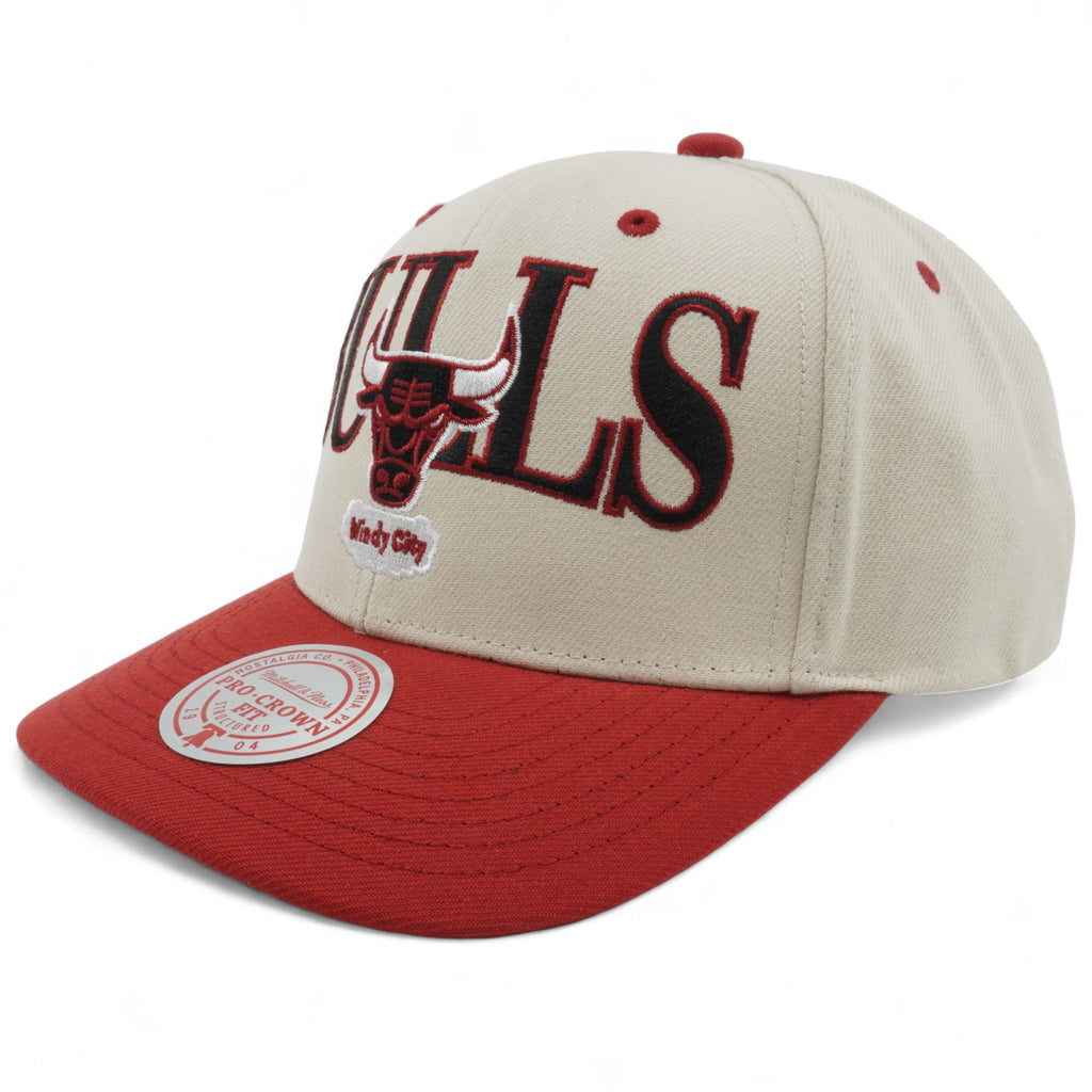 Mens MITCHELL & NESS NBA OFF WITH THE CROWN SNAPBACK HWC BULLS