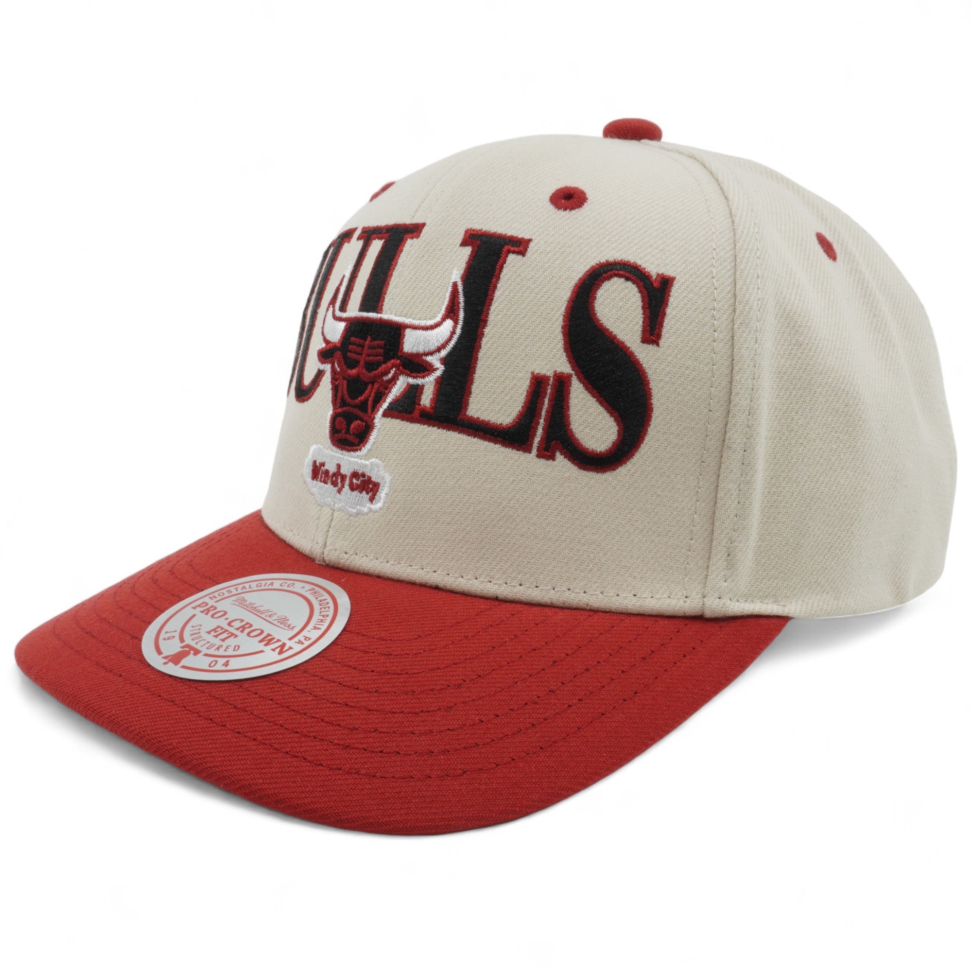 Mens MITCHELL & NESS NBA OFF WITH THE CROWN SNAPBACK HWC BULLS
