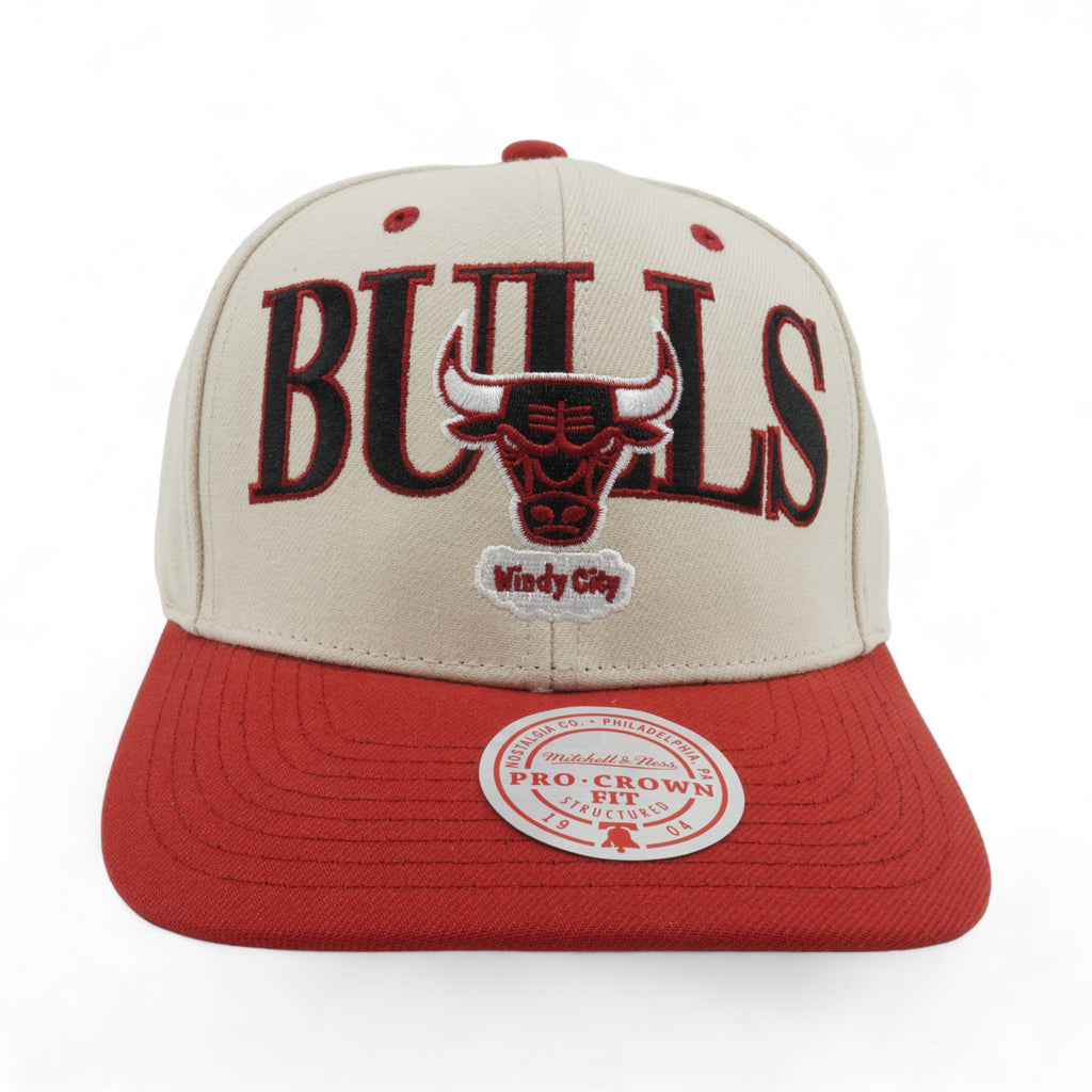 Mens MITCHELL & NESS NBA OFF WITH THE CROWN SNAPBACK HWC BULLS
