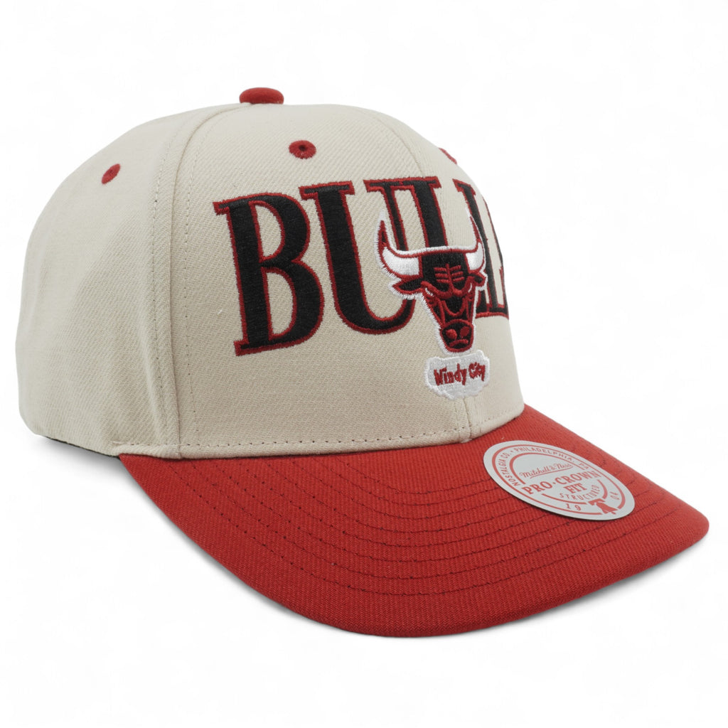 Mens MITCHELL & NESS NBA OFF WITH THE CROWN SNAPBACK HWC BULLS