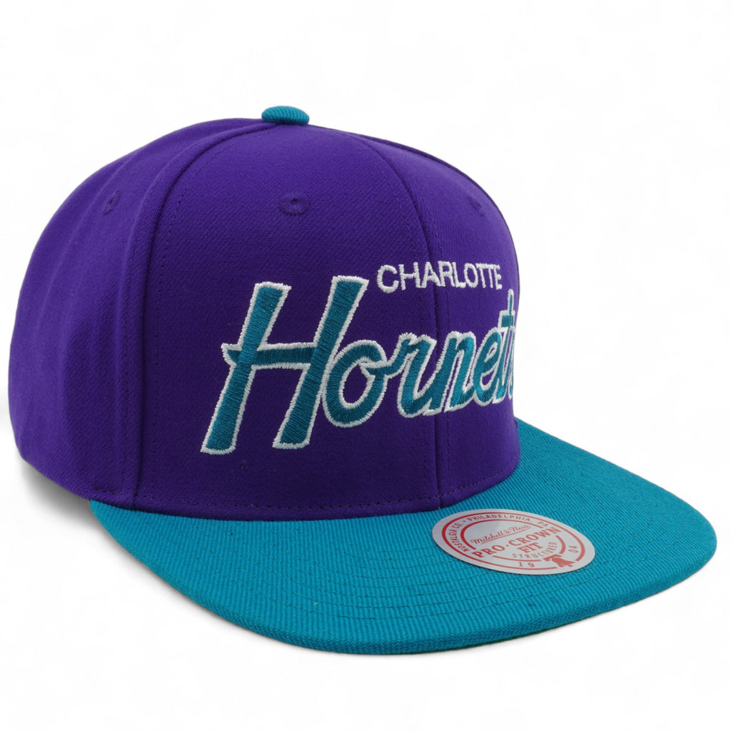 Mens MITCHELL & NESS NBA TEAM SCRIPT 2.0 PRO SNAPBACK HWC HORNETS